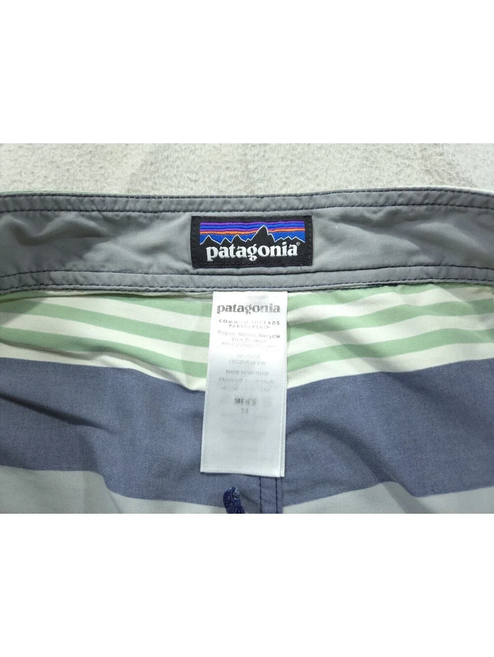 Patagonia Swim Shorts Mens 34 Wavefarer Board Trunks Surf Striped Blue Nylon 19